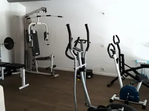 Modernes Bauernhaus in Uzés, beheiztes Schwimmbad, Sauna, Whirlpool und Fitnessraum - Image 2