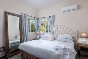 Down the Hill Cottage - Image 4