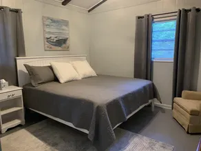 Renovated Cabin on 300 ft Waterfront (Pet Friendly) - Image 4