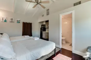 San Fernando Pool home + Large Private Guest House - Image 5