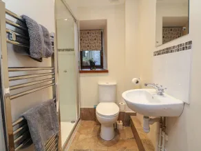 Red Deer Cottage - Image 2