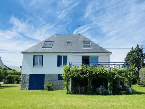 Carnac: Spacious 4-Bedroom House, Sleeps 8-10, Large Terrace, Close to Beach and Downtown - Image 2