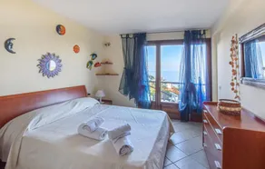 5 bedroom beach front home in Arbus - Image 5