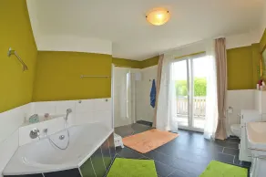 Spacious apartment 110sqm, at SEE, terrace and flower. Panoramic view, lake balcony 26m², south b. 12m² - Image 2