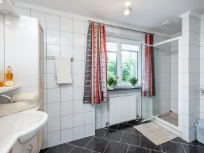 Cosy apartment with beautiful view from the balcony - Image 4