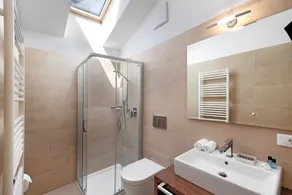 Appartement 'Kriendl Nr 4' avec vue sur les montagnes, terrasse privée et Wi-Fi. - Image 2