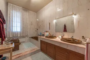 Villa with Pool, Pets & WiFi - Image 3