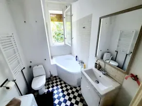 Apartment in historic building - Sleeps 4 - Image 2