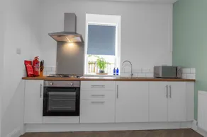 Arran Cottage - 4 Bed Home on M8 - Image 5