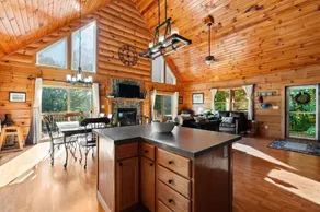 Beautiful Log Home, Lake side. - Image 4