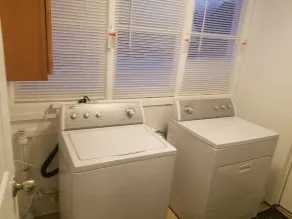 Casa céntrica de 2 pisos - Image 3
