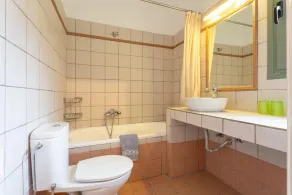 Villa Vali - Three Bedroom Villa, Sleeps 8 - Image 4