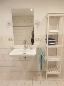 Behindertenfreundliche Ferienwohnung mit Blick auf den Elbedeich - Image 3