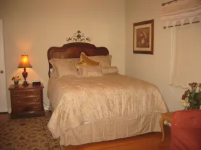 Spacious & Charming 1-BR Apartments For Extended Stays Near CalTech, Huntington - Image 3