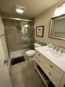 Lyxig vattenfront lägenhet på Lake Hamilton 2BR / 2BA, WiFi, pool, 6 sovplatser w / slip - Image 4