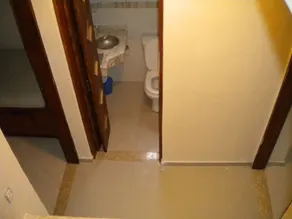 24hrs security, clean, nice, airy. - Image 4