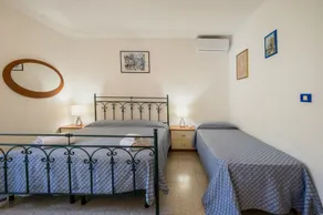 Ferienwohnung „Bilocale Rosa“ mit Meerblick, privater Terrasse und Klimaanlage - Image 5