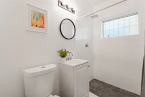 Beautiful Apt 2/2 Near The Beach - Image 3