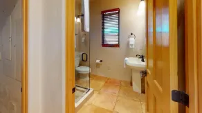 Corazon Condo Unit 11, 2 Bed/2 Bath, Luxury Style Condo - Image 5