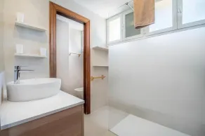 Beautiful beachfront private villa with swimming pool in Cala d'Or - Image 4