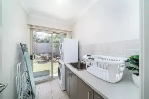 Light & Bright Homely Villa - Image 2