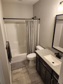 New Modern Home - Image 4