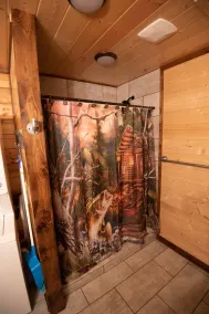 The Gilead Log Cabin - Image 4