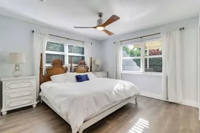 Cutting-edge & Cozy 4 Bed 2 Bath North Palm Beach! - Image 5
