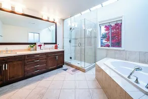 Comfortable Room in a Shared Home - Image 3