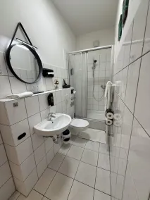 Central Hotel Duisburg - Image 4
