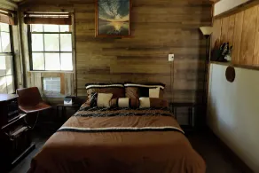 Rustic Cabin by Lake Whitney - Image 5