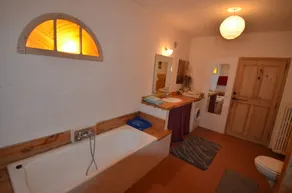 Calme et Espace face au Mont Ventoux avec jardin et piscine privée. - Image 3