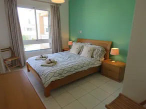 G3 Polis Gardens - includes WiFi & A/C - Image 4