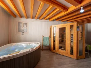 Charming Country Retreat: Jacuzzi, Sauna, Fireplace - Near Paris - Image 3
