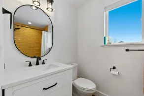Bright, colorful & cozy studio in oldtown Timnath. Walking distance to a brewery - Image 3