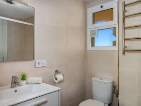 Malaga Sunshine Rentals - Beach Front Penthouse - Fuengirola - Image 3