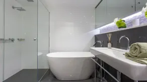 Byron Marvel - Luxury Byron Bay Penthouse Holiday Rental with Balcony, 4 Bedrooms, - Image 3