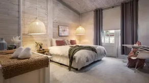 Forest Estate Daylesford 8 Bedrooms 18 pax Pool Sauna Weddings - Image 4