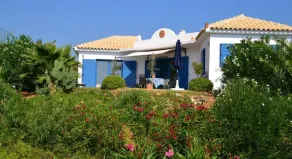 Modern holiday home, very quiet, surrounded by olive groves on a hill - Image 5