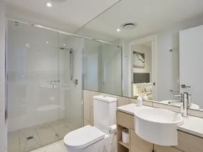 DAYDAY Premier Apartments at 2663 Gold Coast Hwy, Broadbeach - Image 4