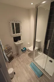 Llys Marina Fabulous Modern Apartment with Balcony for Snowdonia and Anglesey - Image 3
