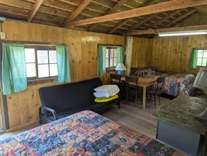 Cabin 3 at Sportsman’s Lodge, Rustic Cabin 3 at Sportsman's Lodge - Image 4