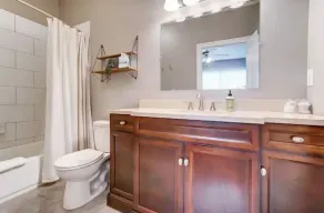 Oakley Square Sleeps 5-Fully Remodeled-Walkable - Image 3