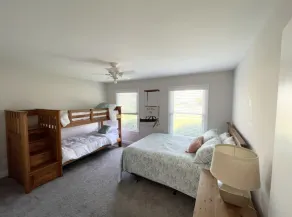 Unbeatable location - 4 houses to beach, 5BR, 3BA, walkability! - Image 4