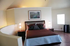 Corn Crib Cottage - Image 3