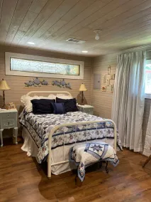 Charming cabin on Lower Grand River — Bayou Pigeon, Louisiana - Image 5