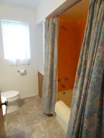JIS12 - Budget friendly queen studio with full kitchen, two queen beds and sleeper sofa - Image 3
