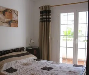Beach front 3 double bedroom house, pool, pets, garden 40' from sea. NEW BBC ITV - Image 5