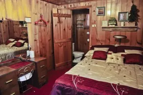 #6 - Casablanca 1 Bedroom Cabin by RedAwning - Image 4