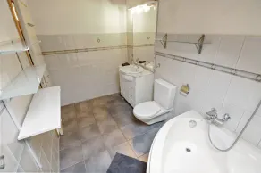 Pretty duplex with pool - Image 3